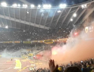 UEFA σε ΑΕΚ: Αναμμένος πυρσός σημαίνει ποινή κεκλεισμένων των θυρών